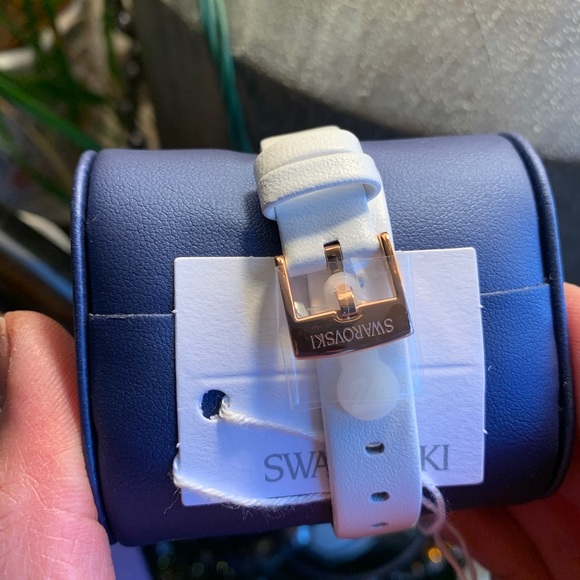 Authentic SWAROVSKI Crystalline sporty gold stainless steel leather strap watch - Picture 6 of 13